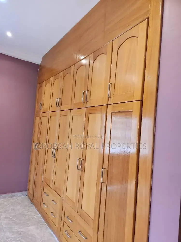 4bdrm House in East Legon for rent