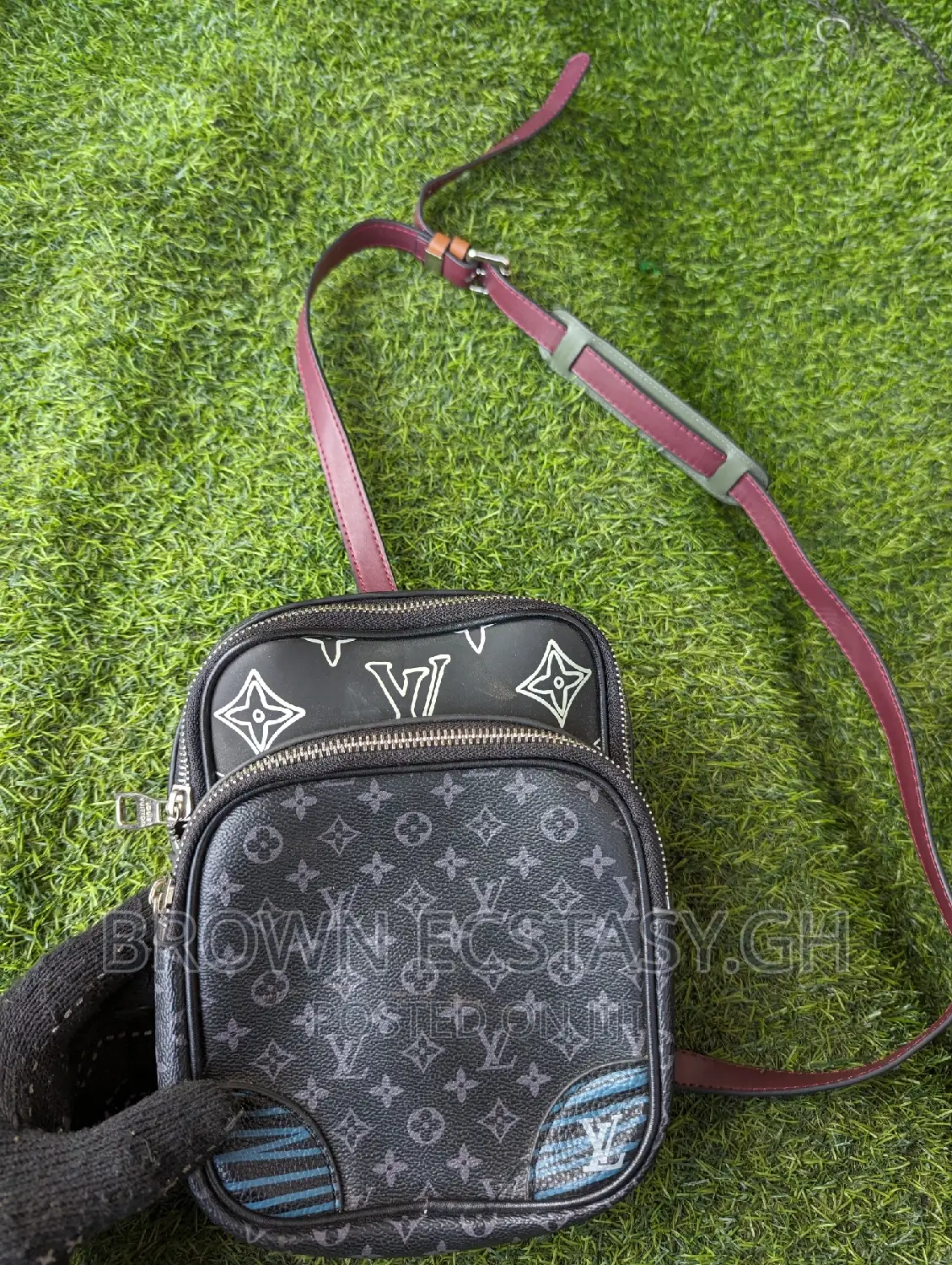 Louis Vuitton Side/Chest Bag (Us Used)