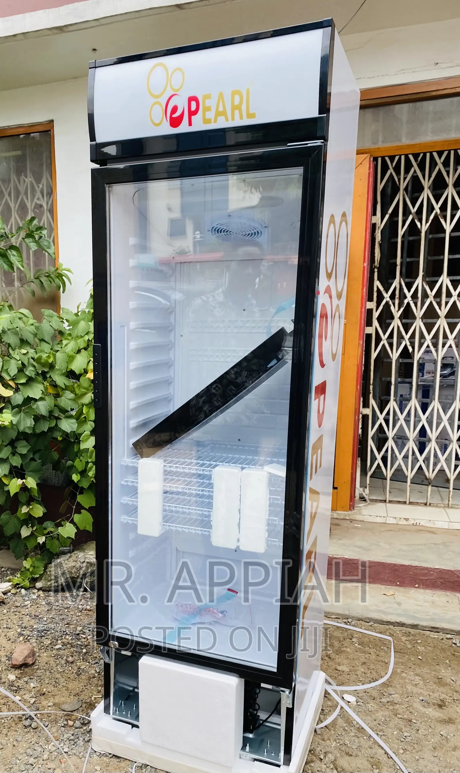 Quality Pearl PVC 424-2b Single Door Display Fridge(White).