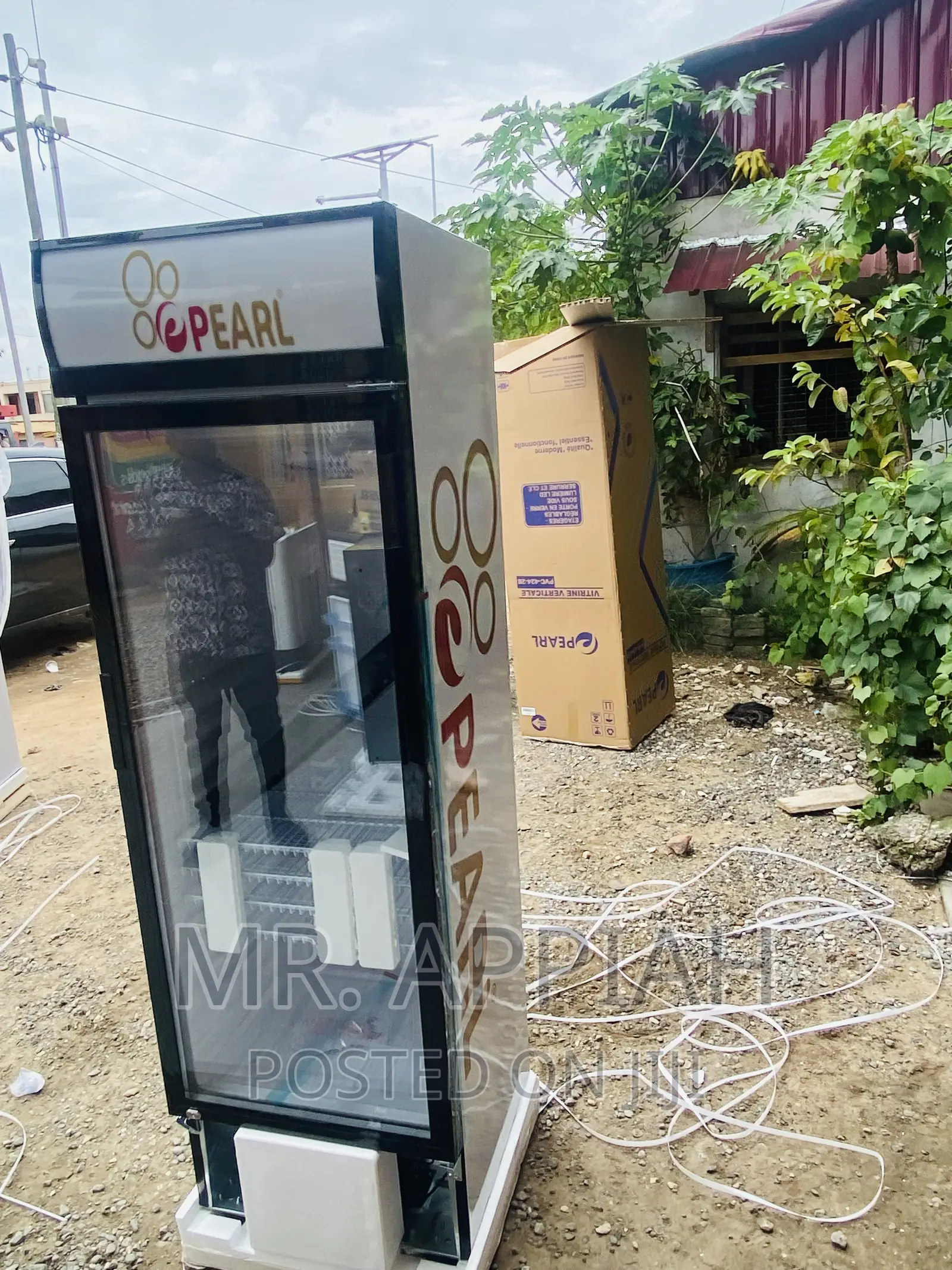 Well Designed Pearl Single Door Display Fridge(PVC 424-2b).