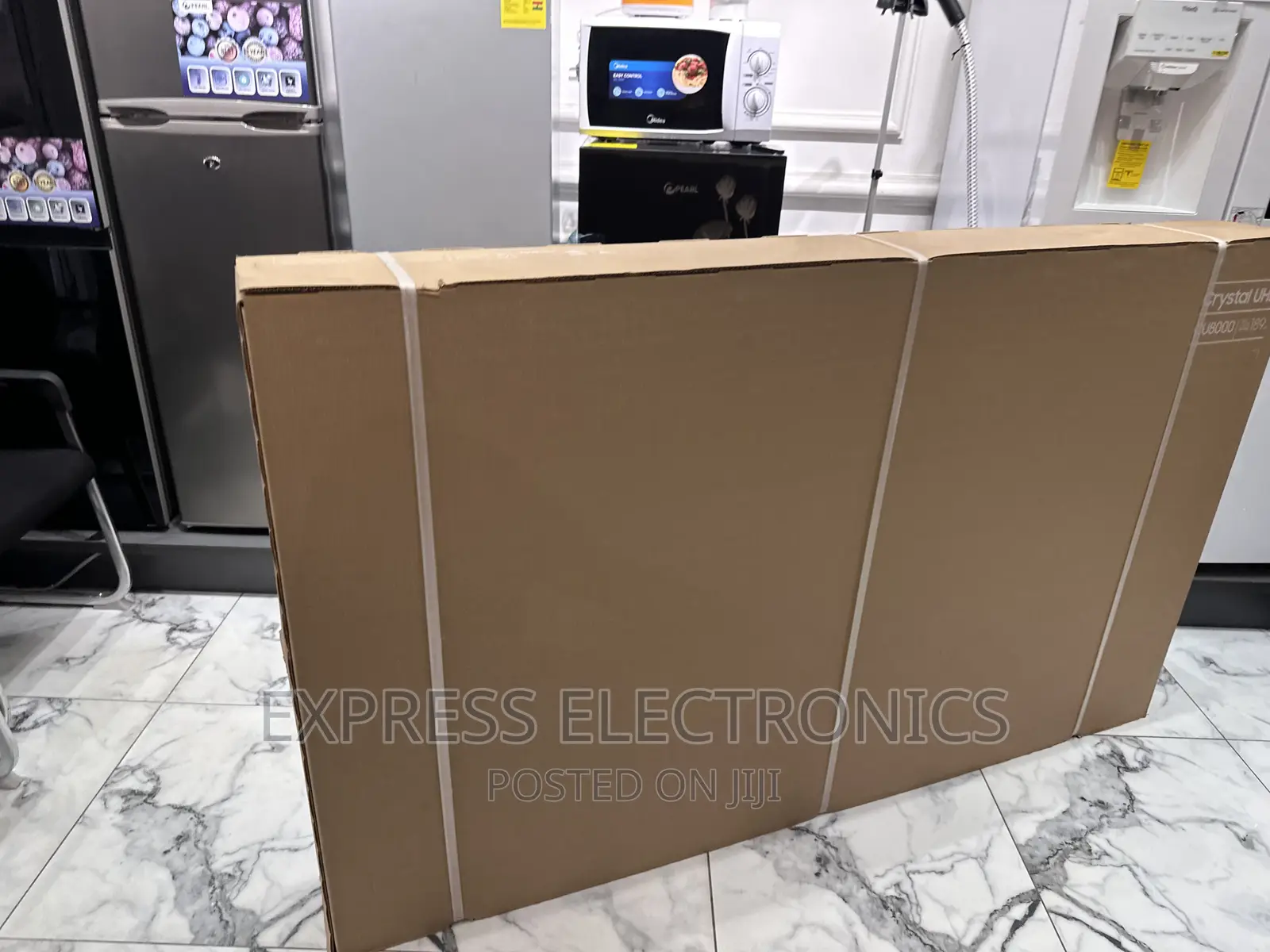 Sleek and Glossy Uhd Smart Samsung 75”Cu8000