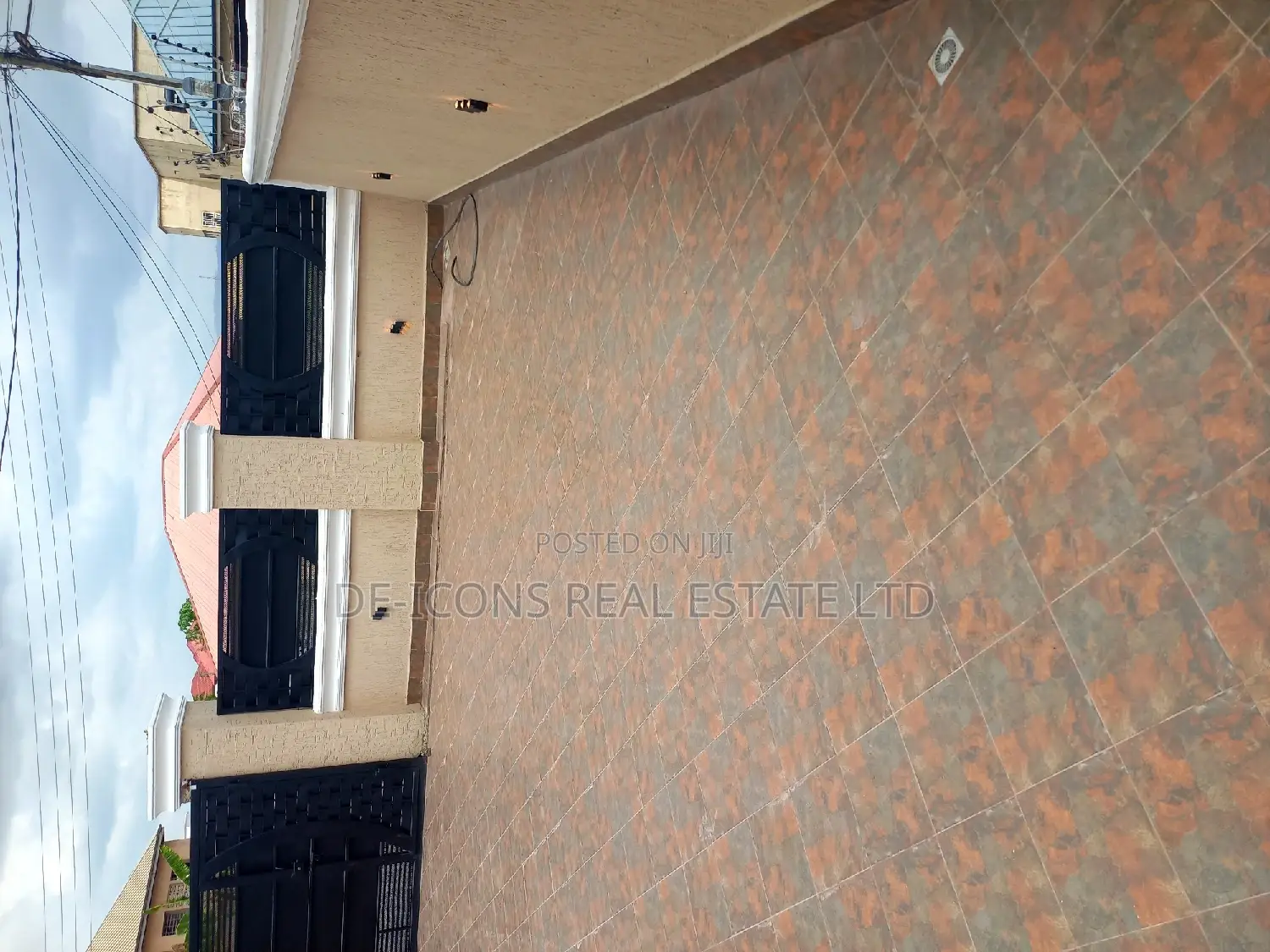 4bdrm Duplex in De-Icons Real Estate, Ablekuma for sale
