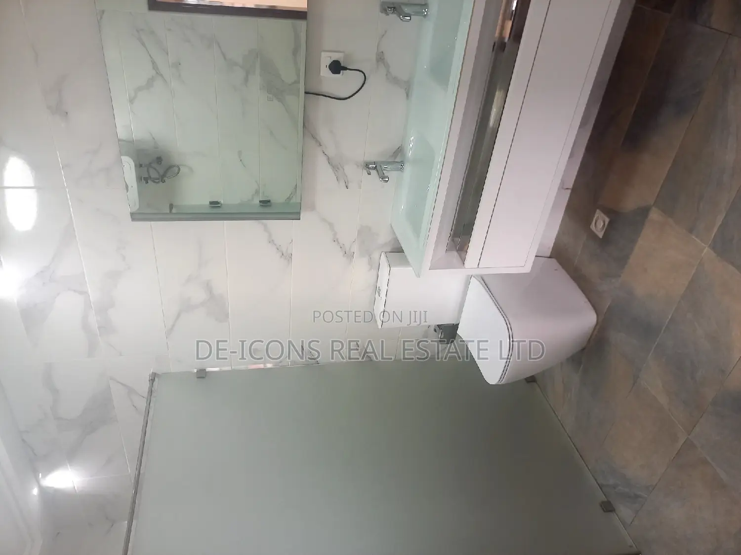 4bdrm Duplex in De-Icons Real Estate, Ablekuma for sale