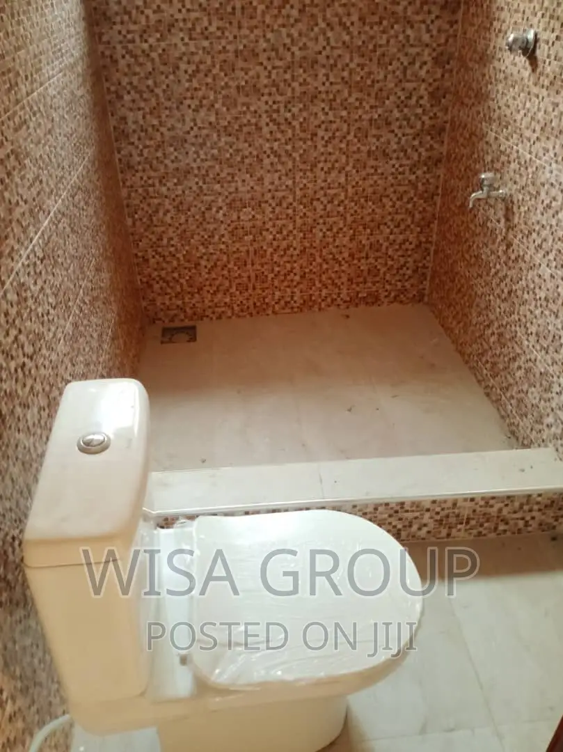 6bdrm Duplex in Wisa Groups, Accra Metropolitan for rent