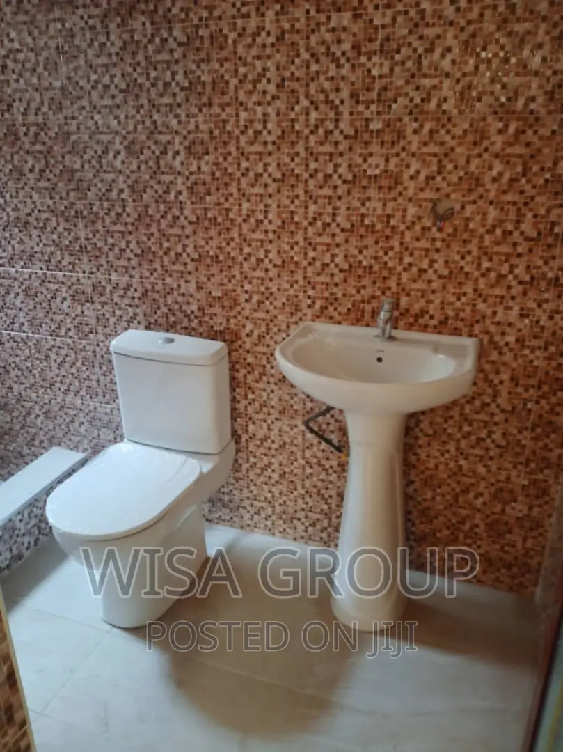 6bdrm Duplex in Wisa Groups, Accra Metropolitan for rent