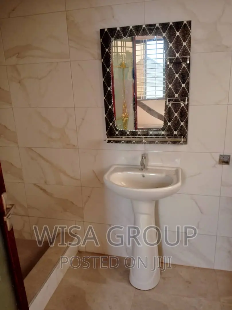 6bdrm Duplex in Wisa Groups, Accra Metropolitan for rent