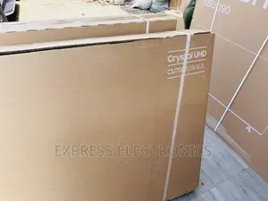 Glamorous Display UHD Smart Samsung 65”Cu8000