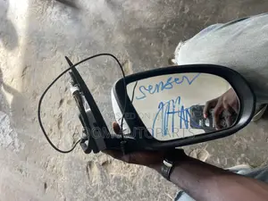 Photo - Mercedes Benz E300 Driving Mirror