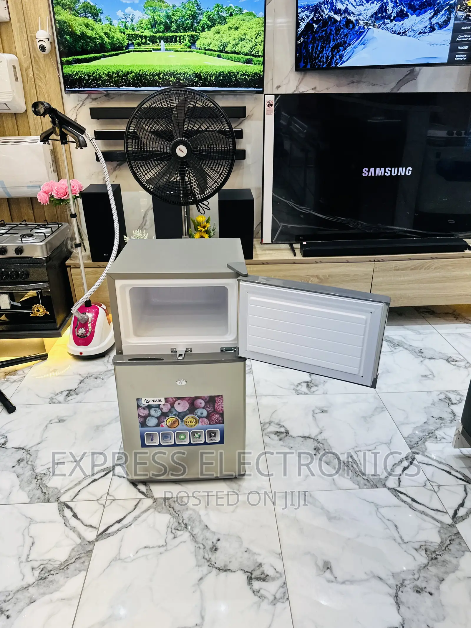 Effective Meet Saving Table Top Double Door Fridge Pearl 10T