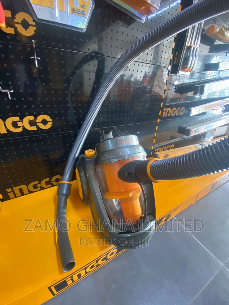 Ingco Vacuum Cleaner 2000 Watts - Vc20258