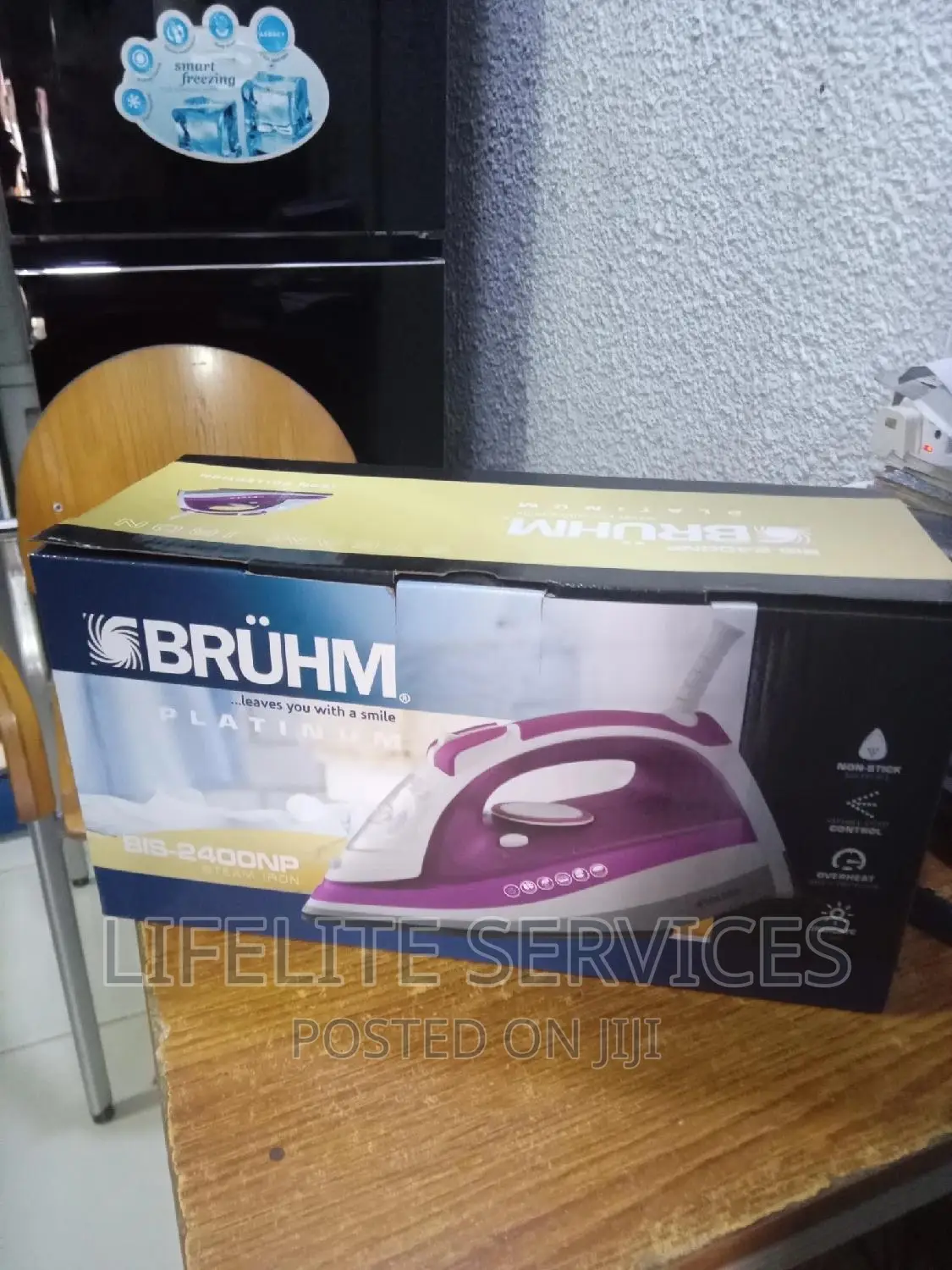 Steam Iron With Overheating Protection