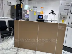 The Enormous Entertainment Smart UHD 75”Cu7000 Tv