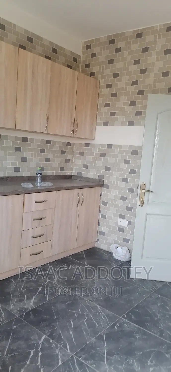 3bdrm Apartment in Sakumono Estate, Spintex for rent