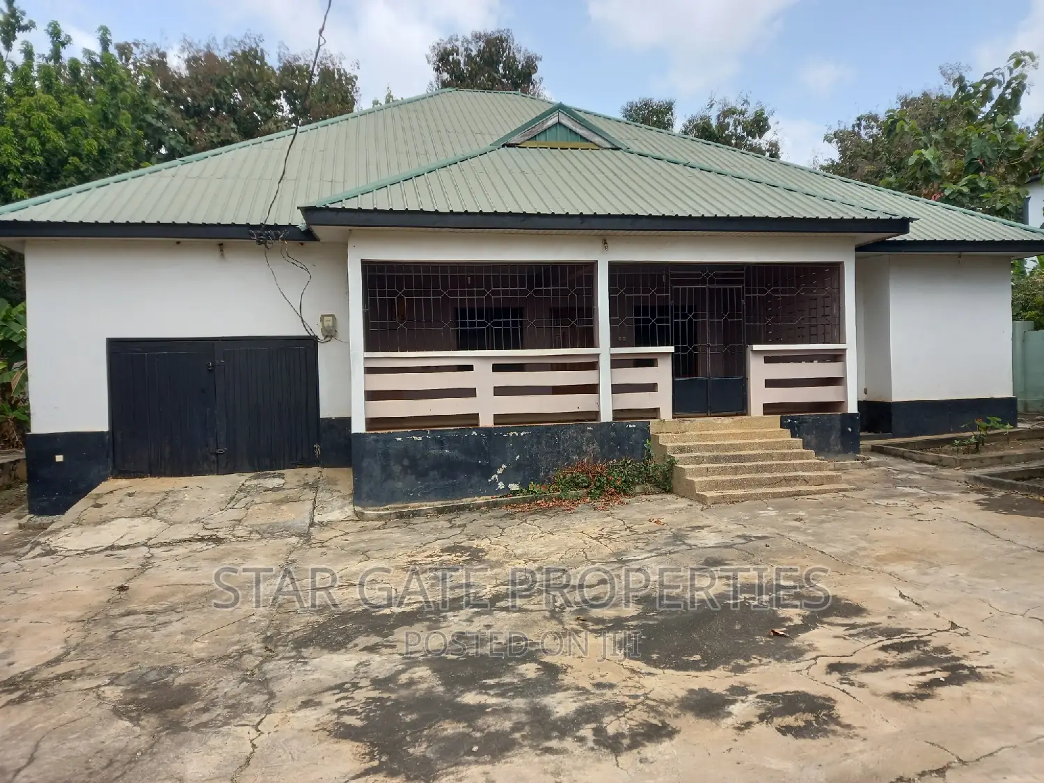 5bdrm House in Anwomaso, Tech Road., Kumasi Metropolitan for sale