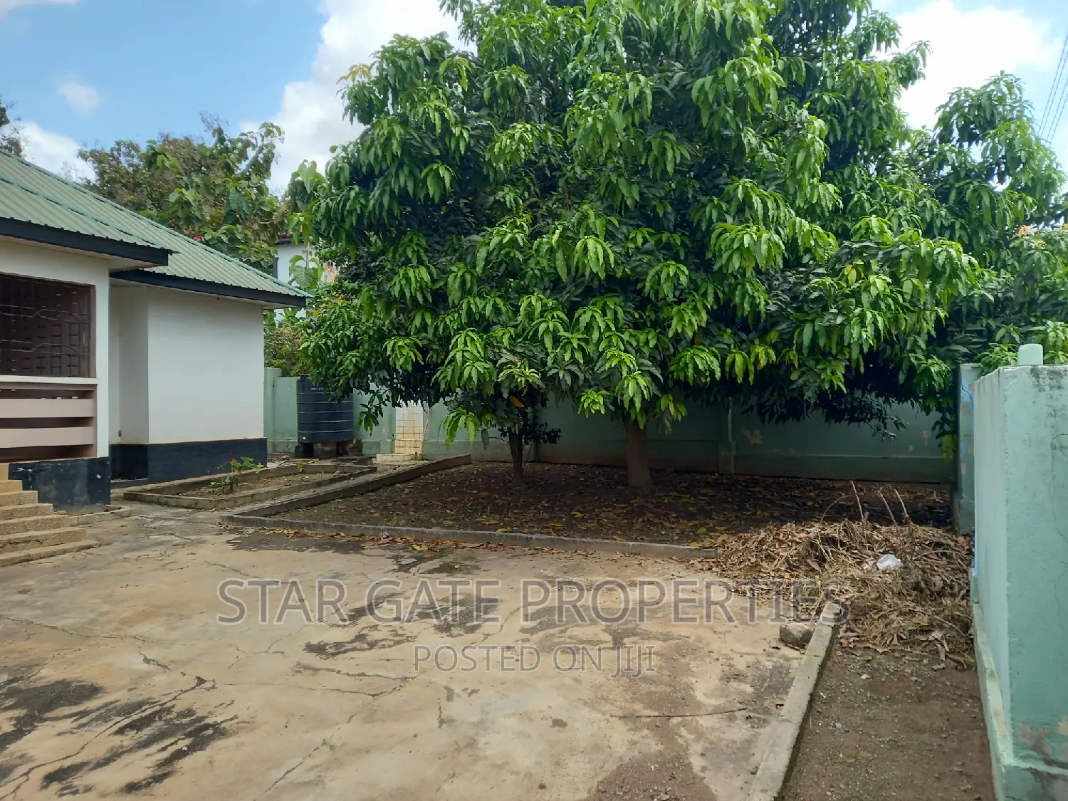 5bdrm House in Anwomaso, Tech Road., Kumasi Metropolitan for sale