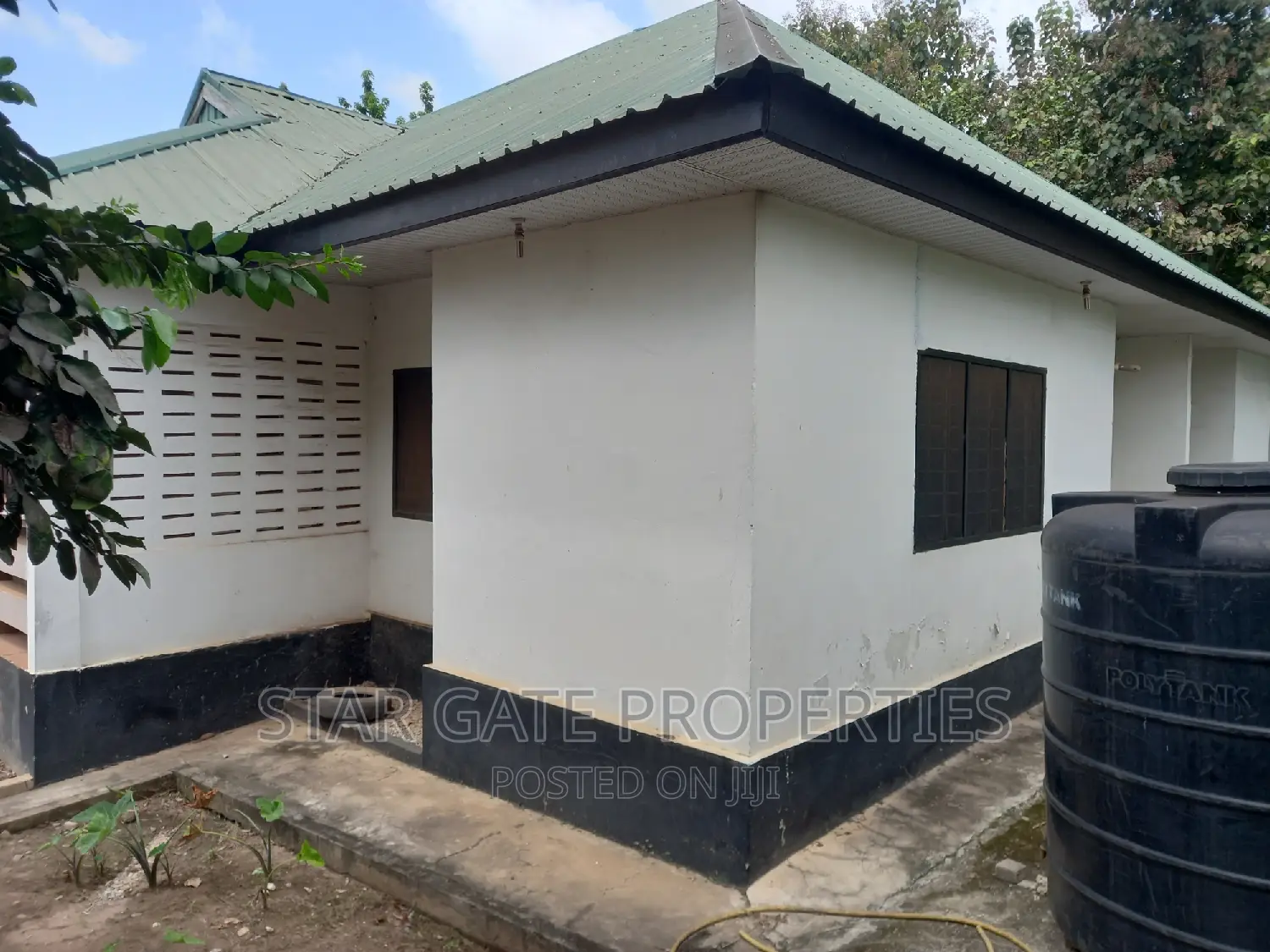 5bdrm House in Anwomaso, Tech Road., Kumasi Metropolitan for sale