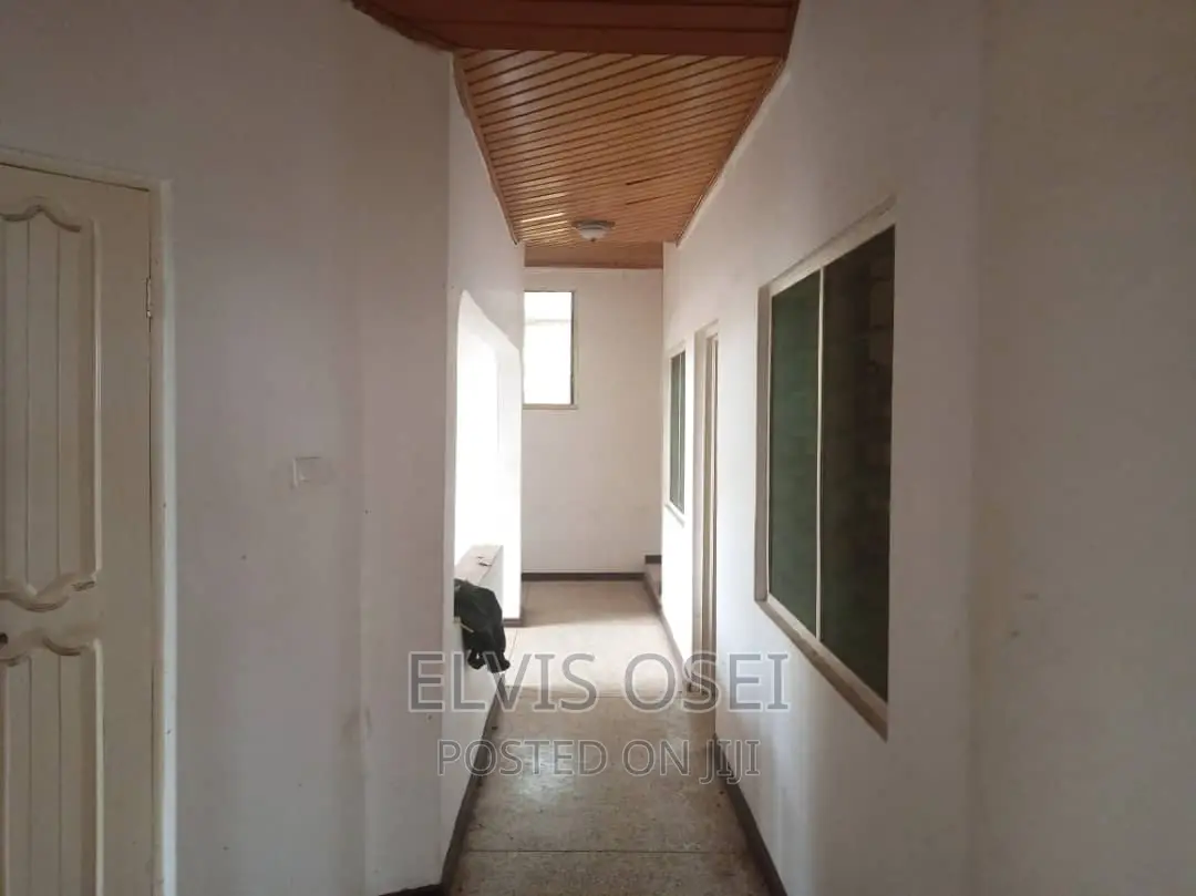 5bdrm House in Block Factory Crown, Weija for rent
