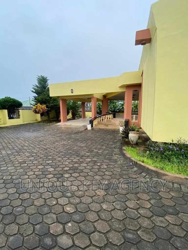 5bdrm House in Unique Key Agency, West Legon for sale