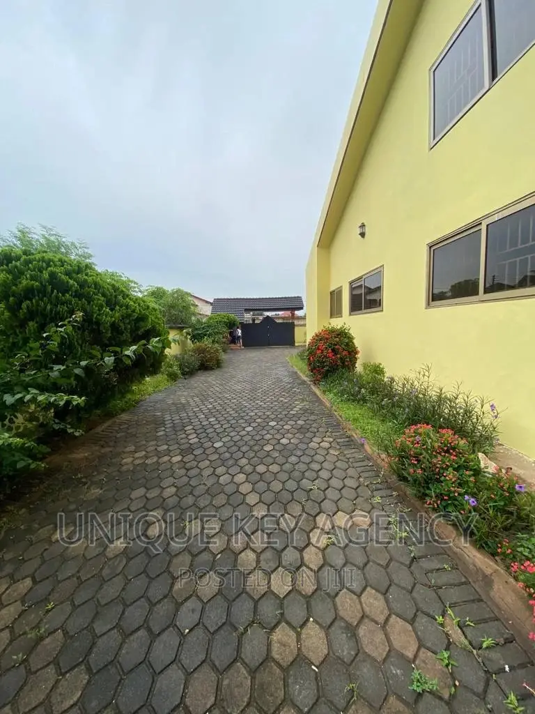 5bdrm House in Unique Key Agency, West Legon for sale