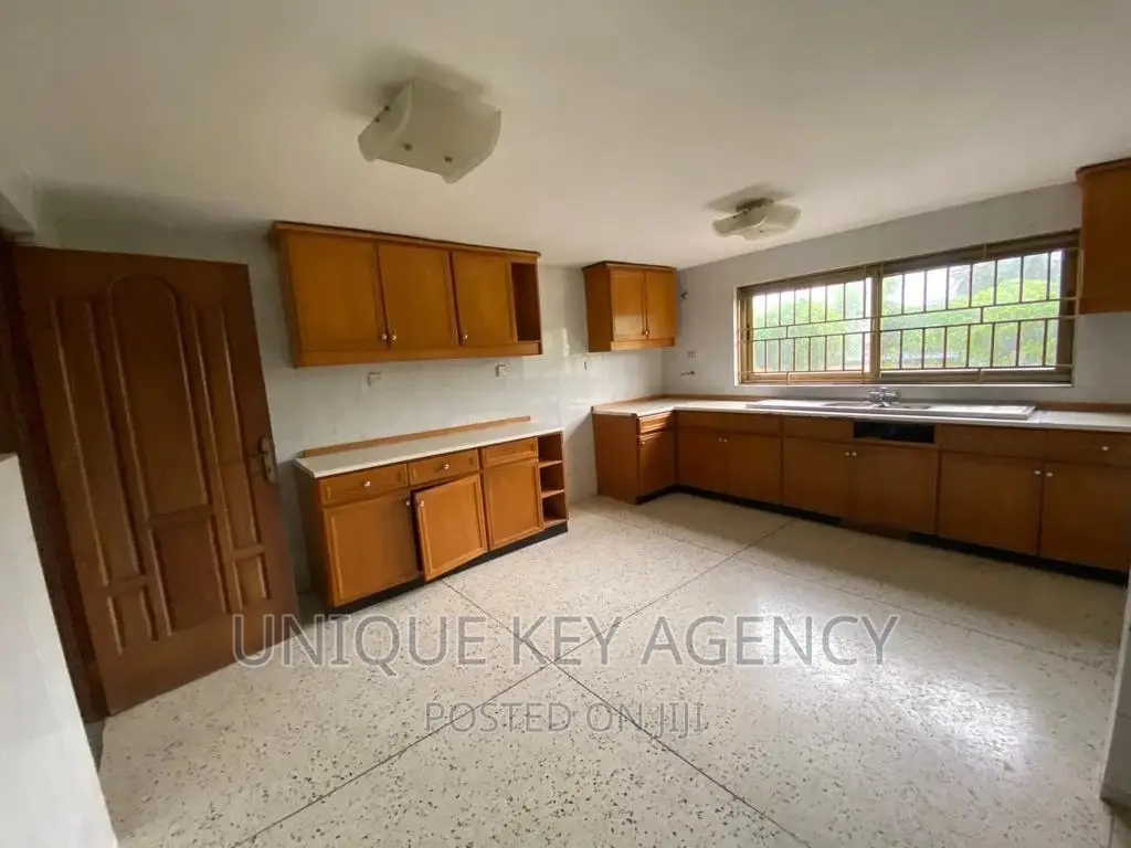 5bdrm House in Unique Key Agency, West Legon for sale