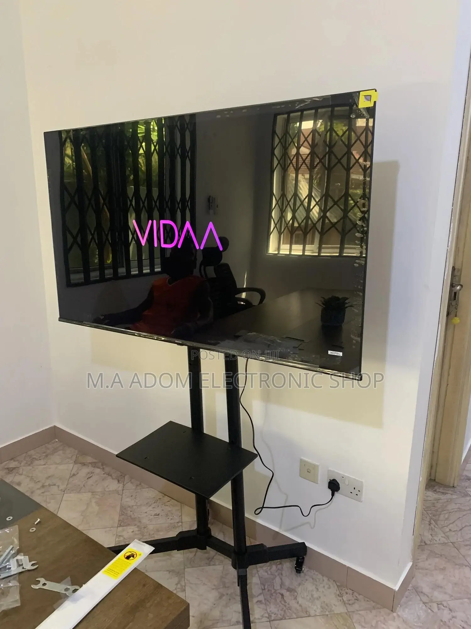 Mobile Tv Wheel Stand for Both Outdoor/Indoor Video Game