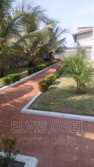 5bdrm House in White Cross Weija for sale