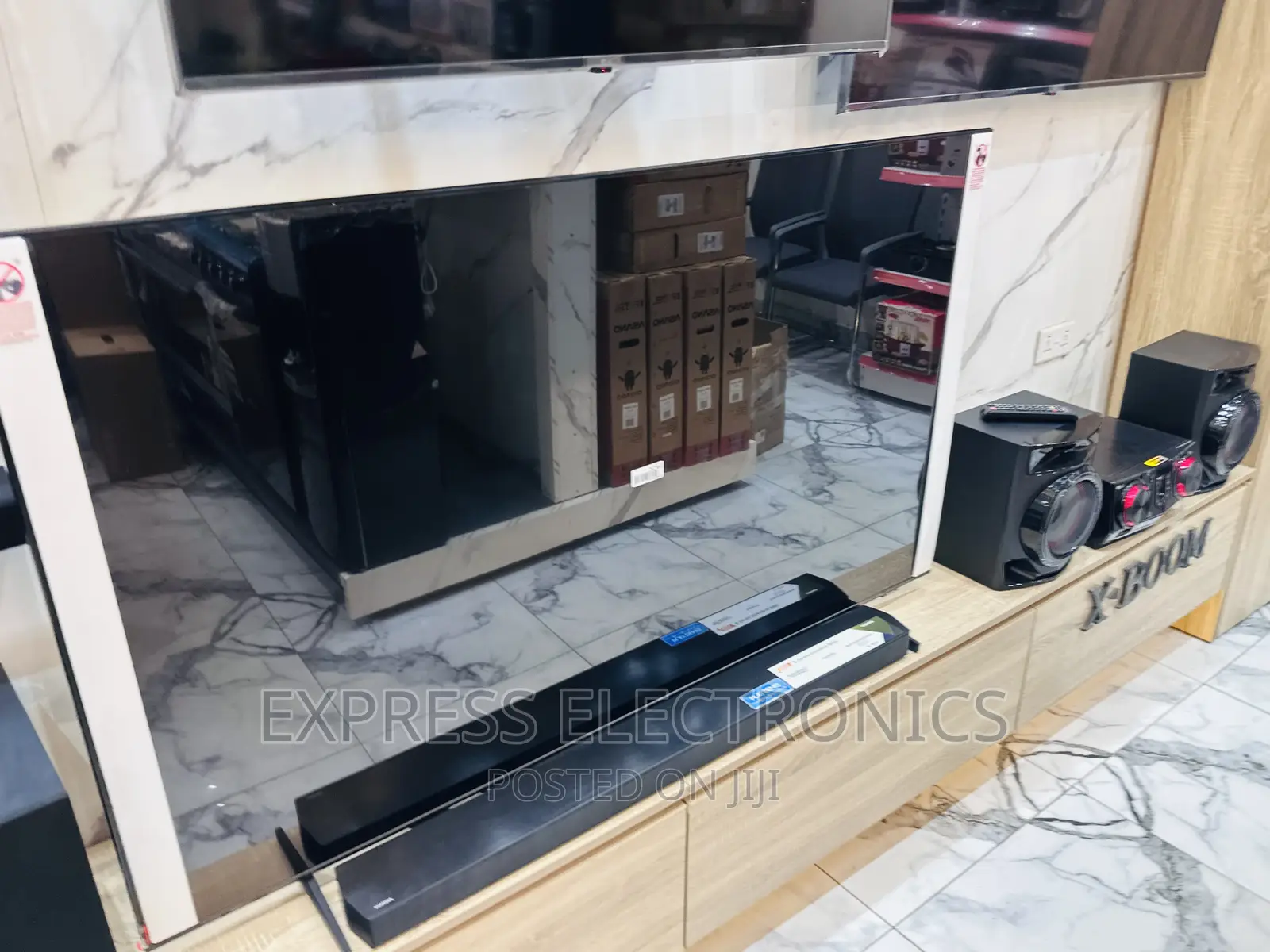 AI Sound Pro Sleek Samsung UHD Smart 55”Au7000 Tv