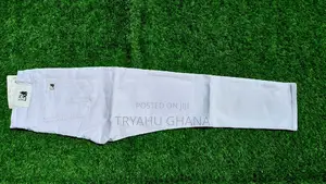 New Top Quality Pure and Simple White Jeans for Sale