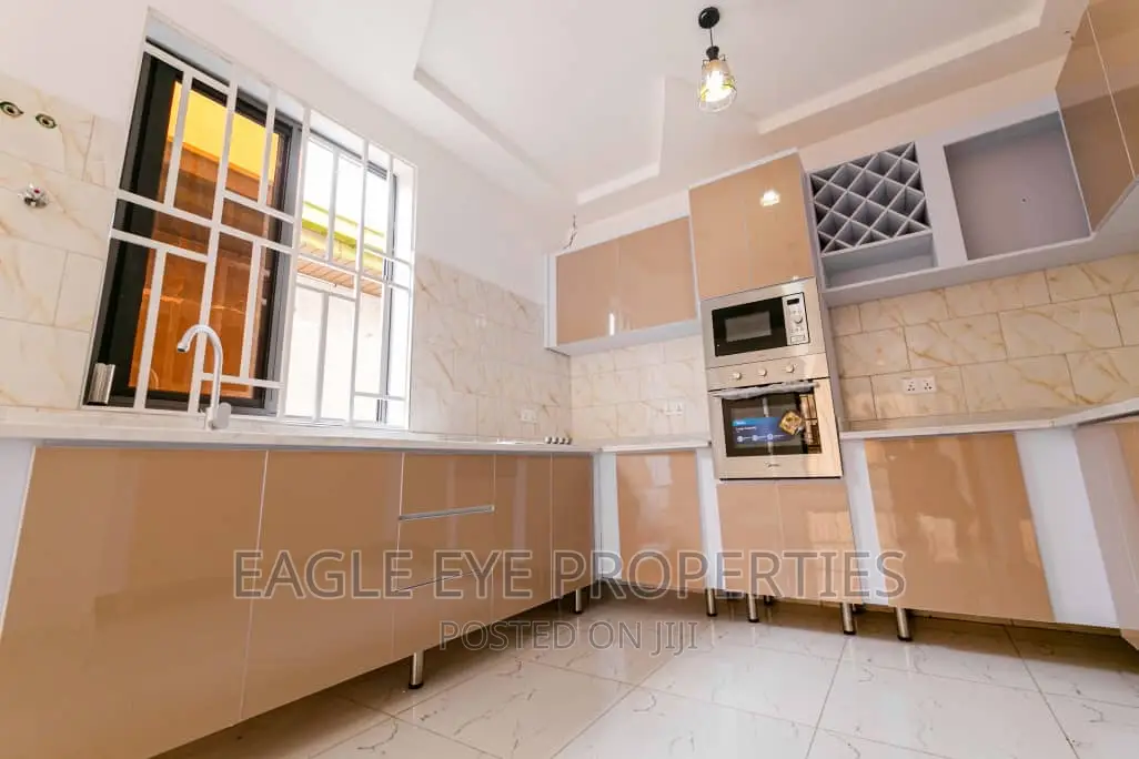 4bdrm House in Spintex for sale