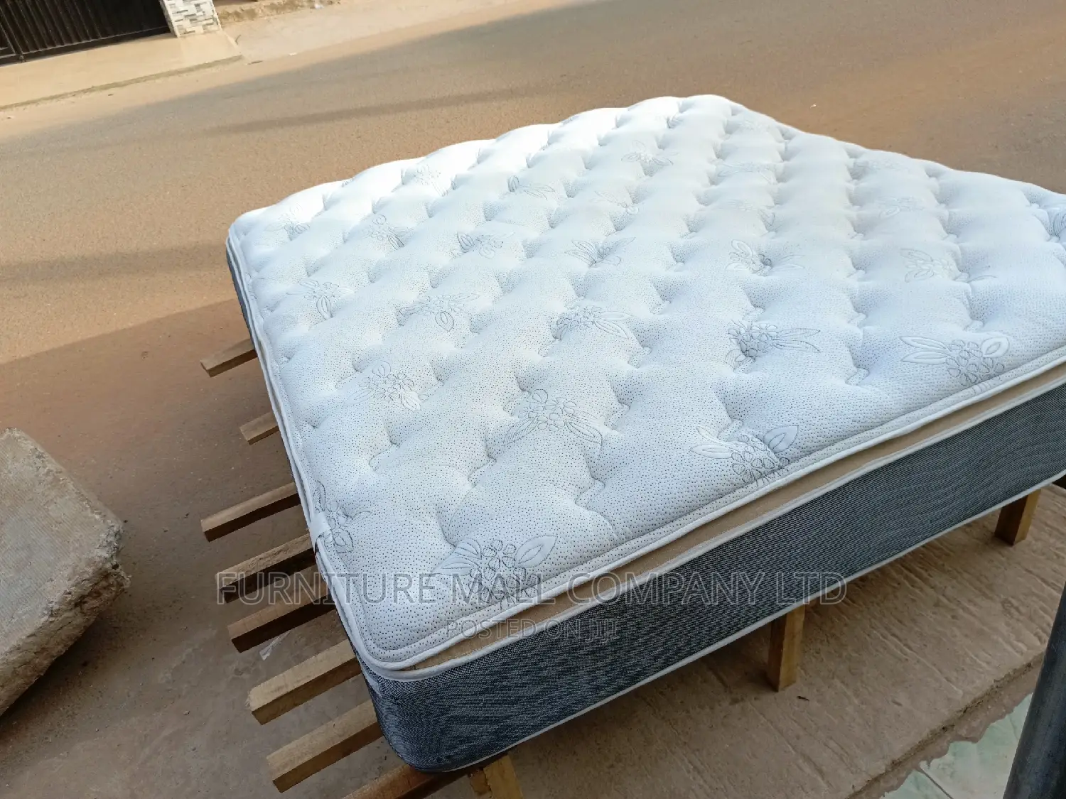 Lovely King Size Mattreas Free Delivery .