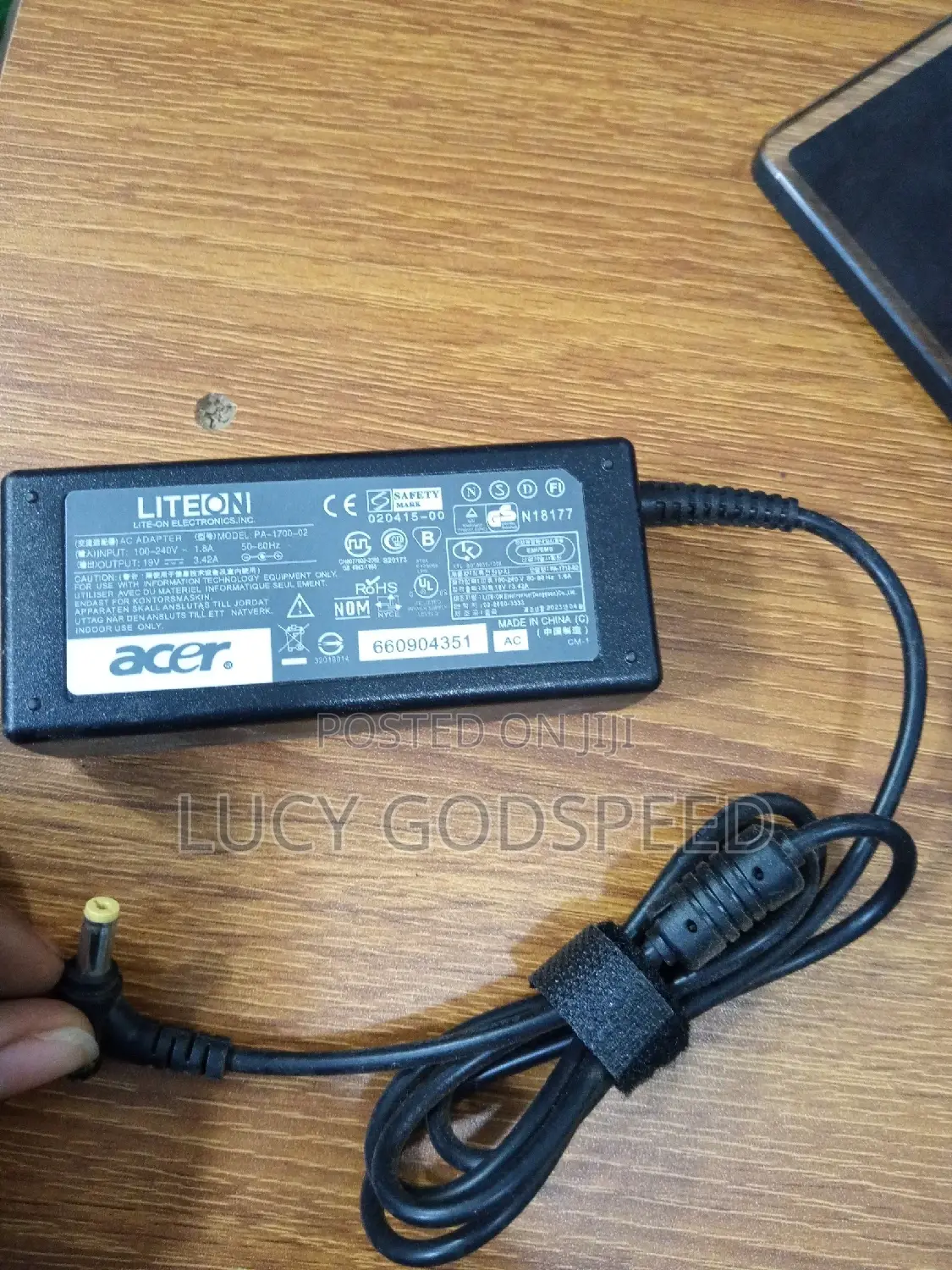 Acer Charger(Medium Pin)