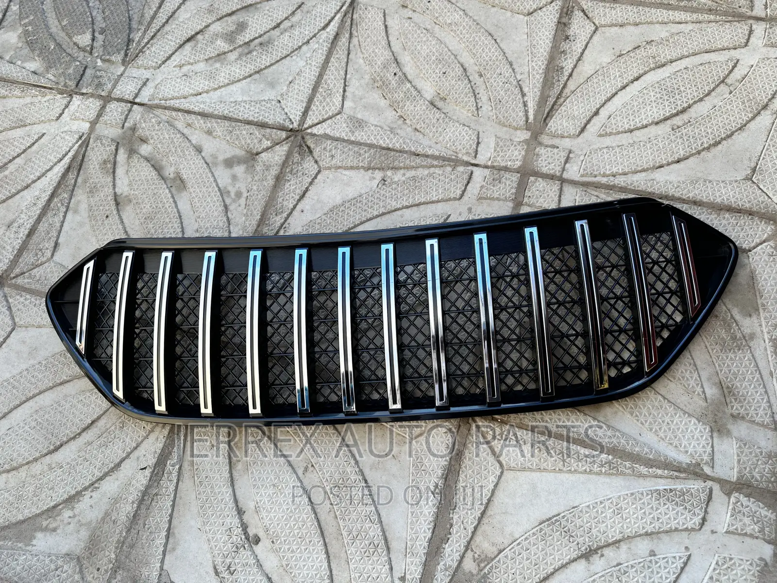 Santafe 2017-2018 Front Grille/Shells Spec