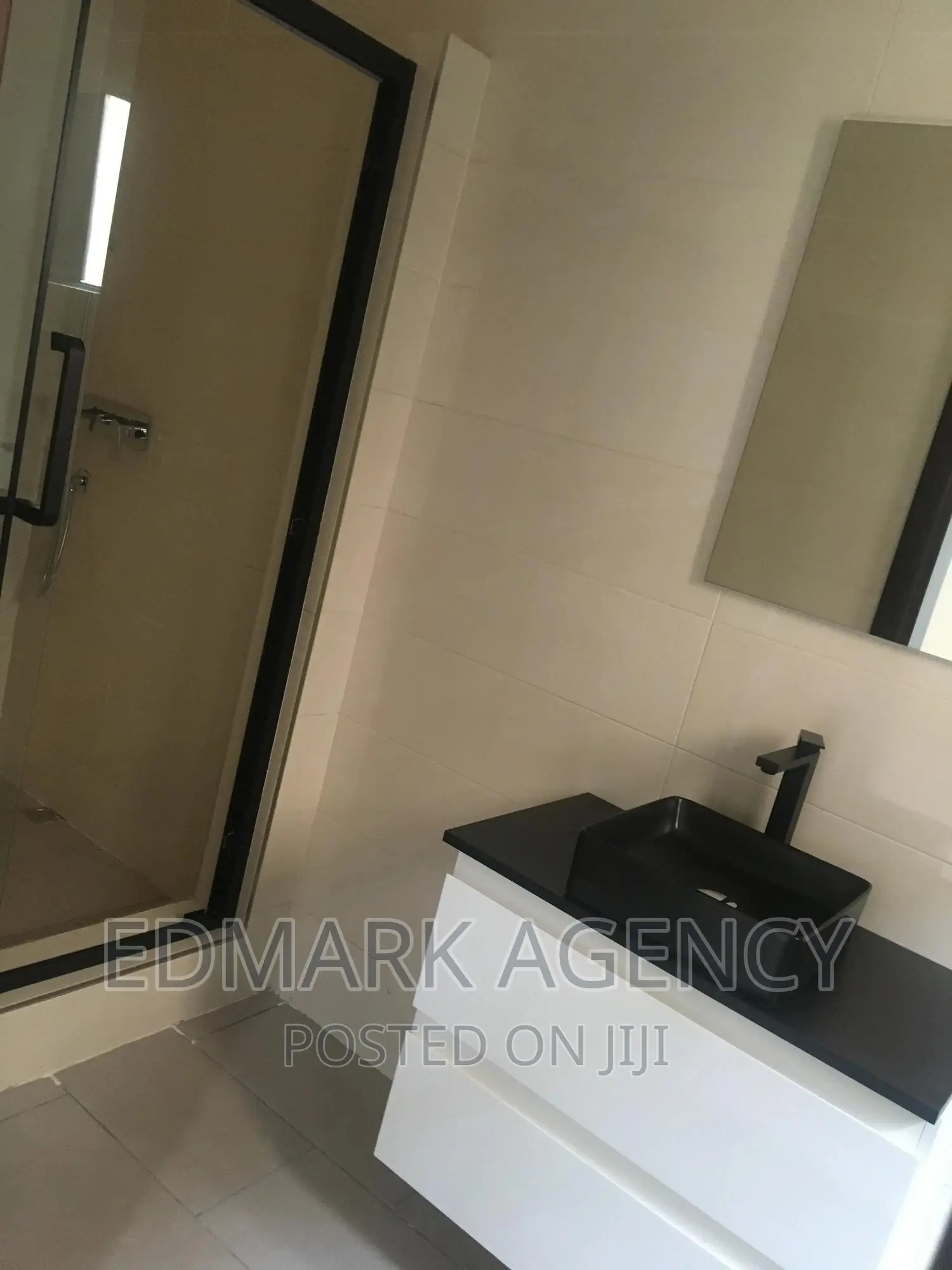 4bdrm House in East Airport, Accra Metropolitan for sale