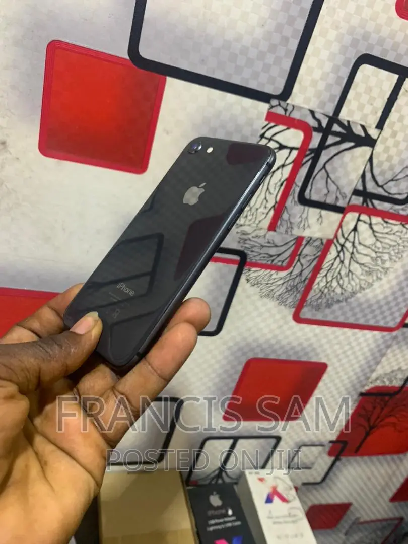 New Apple iPhone 8 64 GB Black