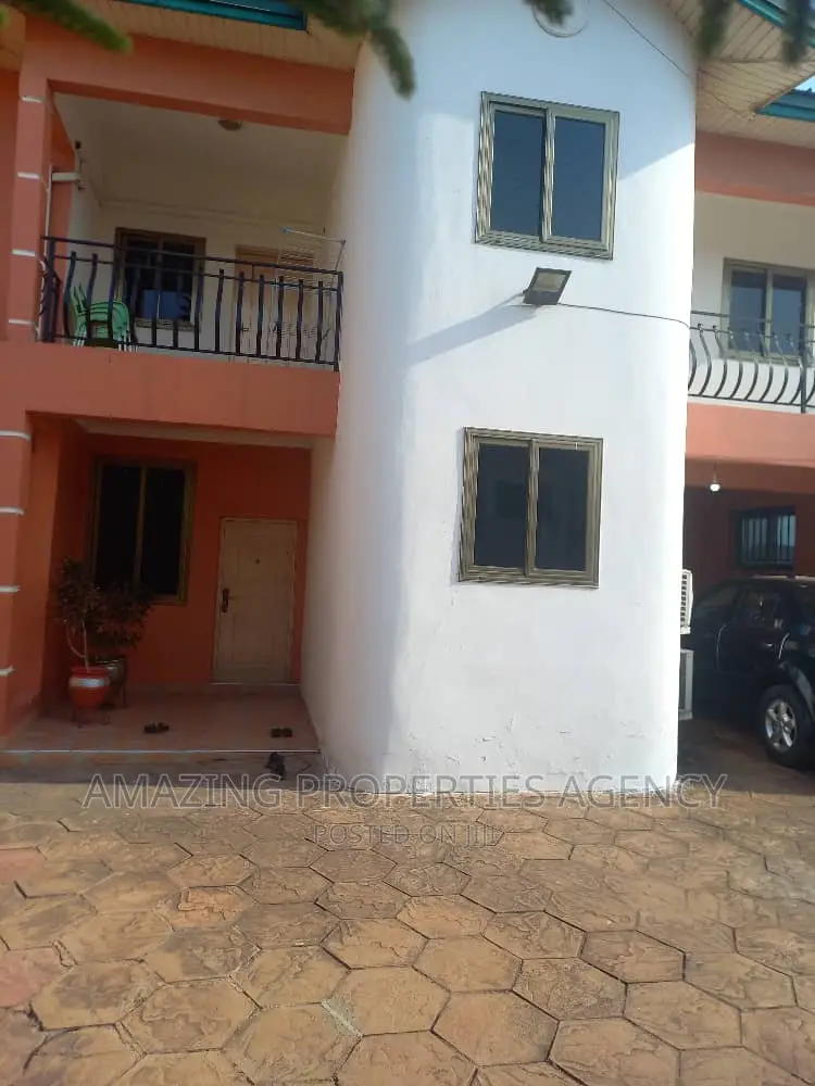 5bdrm House in Dzorwulu for sale