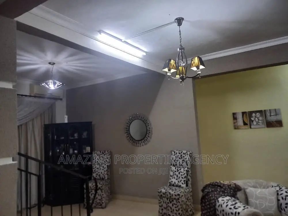 5bdrm House in Dzorwulu for sale
