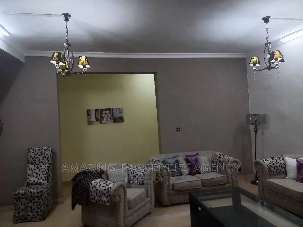 5bdrm House in Dzorwulu for sale