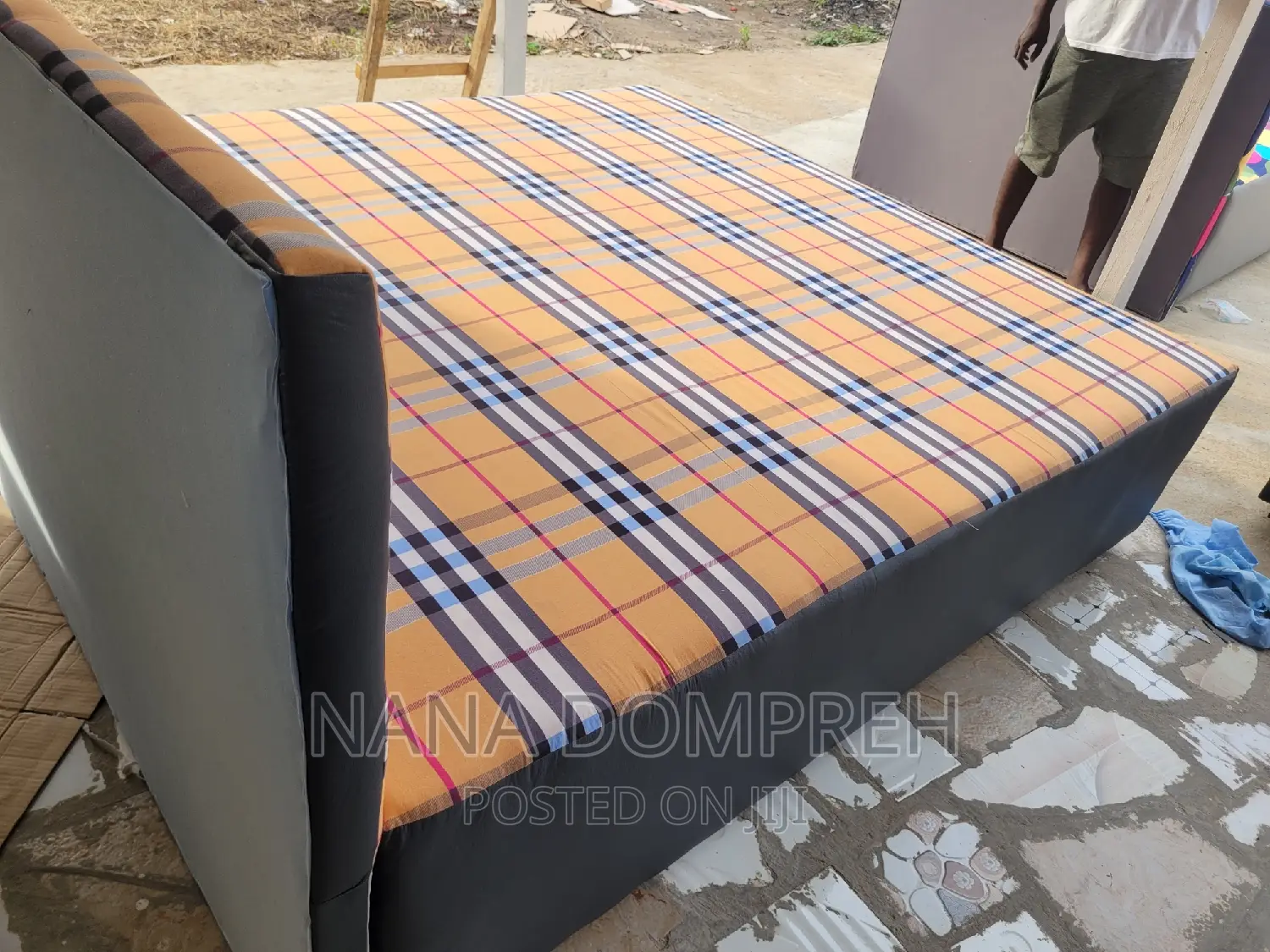 Inbuilt Queen Size Bed