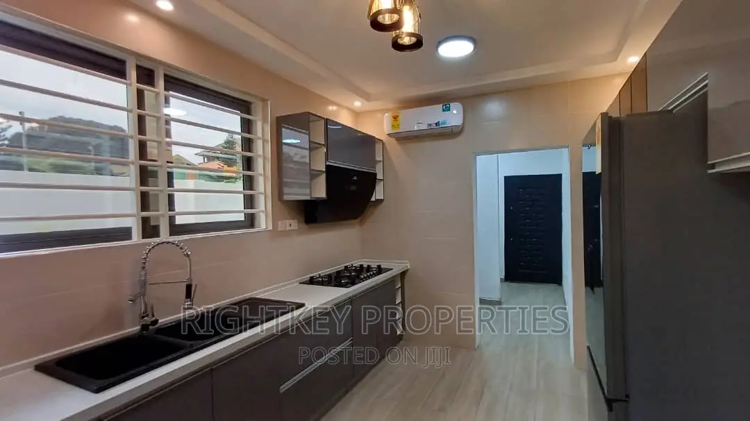 4bdrm Duplex in Knust Ahesan, Kumasi Metropolitan for sale