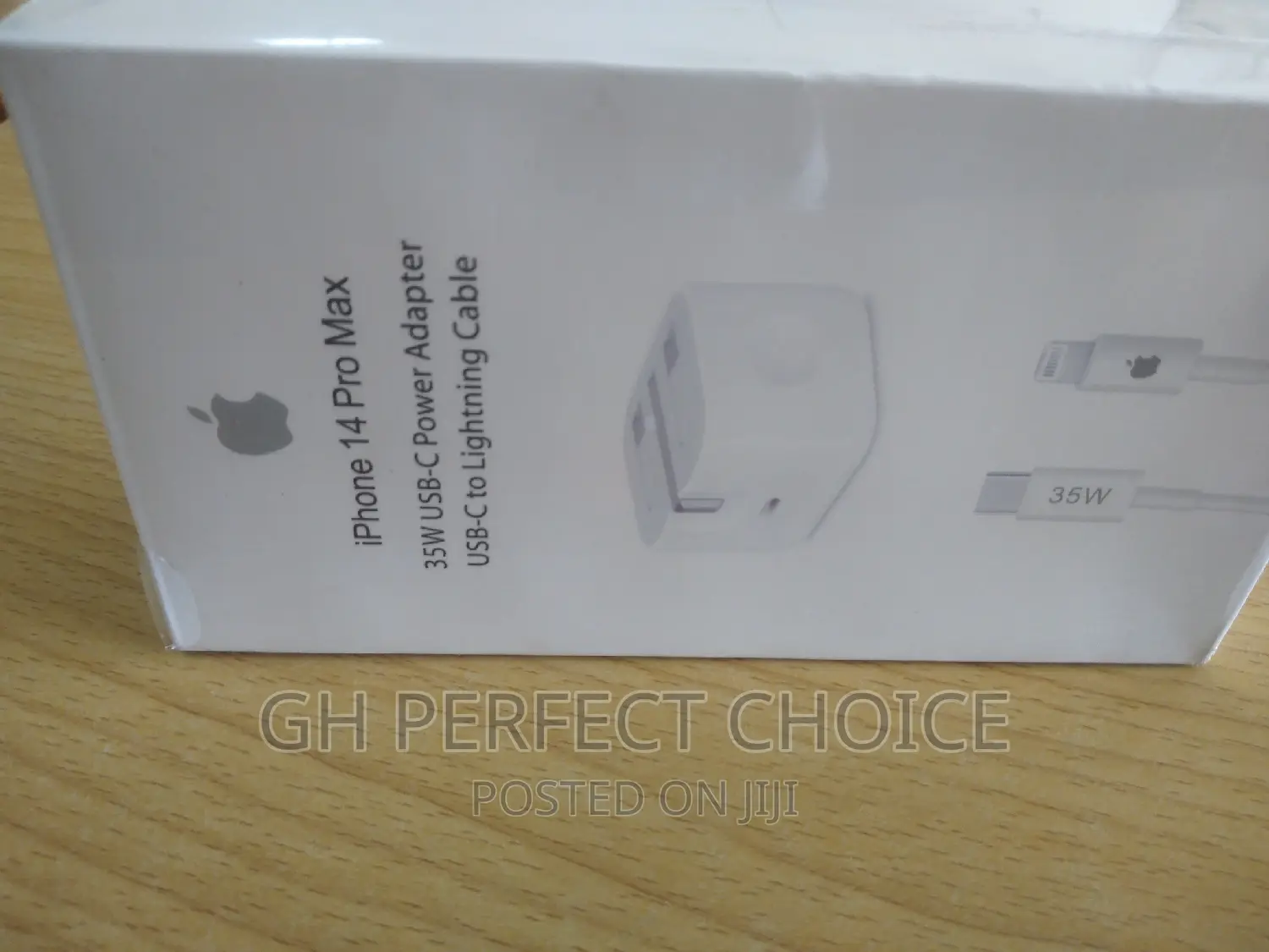 iPhone Type C the STRNG Fast Charger