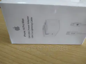 iPhone Type C the STRNG Fast Charger