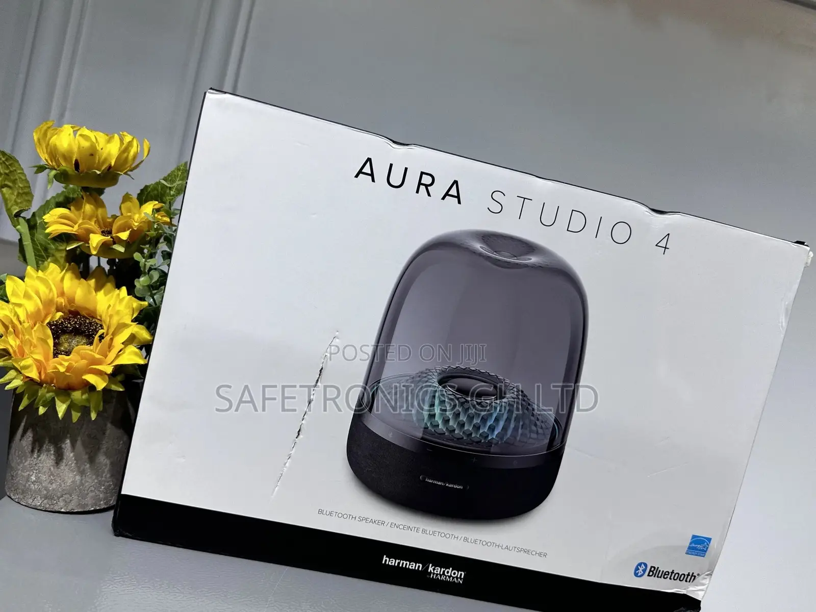 Reliable Electric Black Bluetooth Aura Studio 4  Speaker