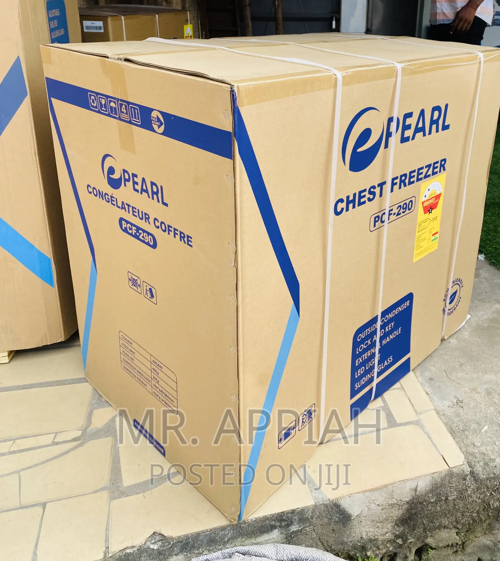 Classic Pearl PCF-290 Electric Single Door Chest Freezer.