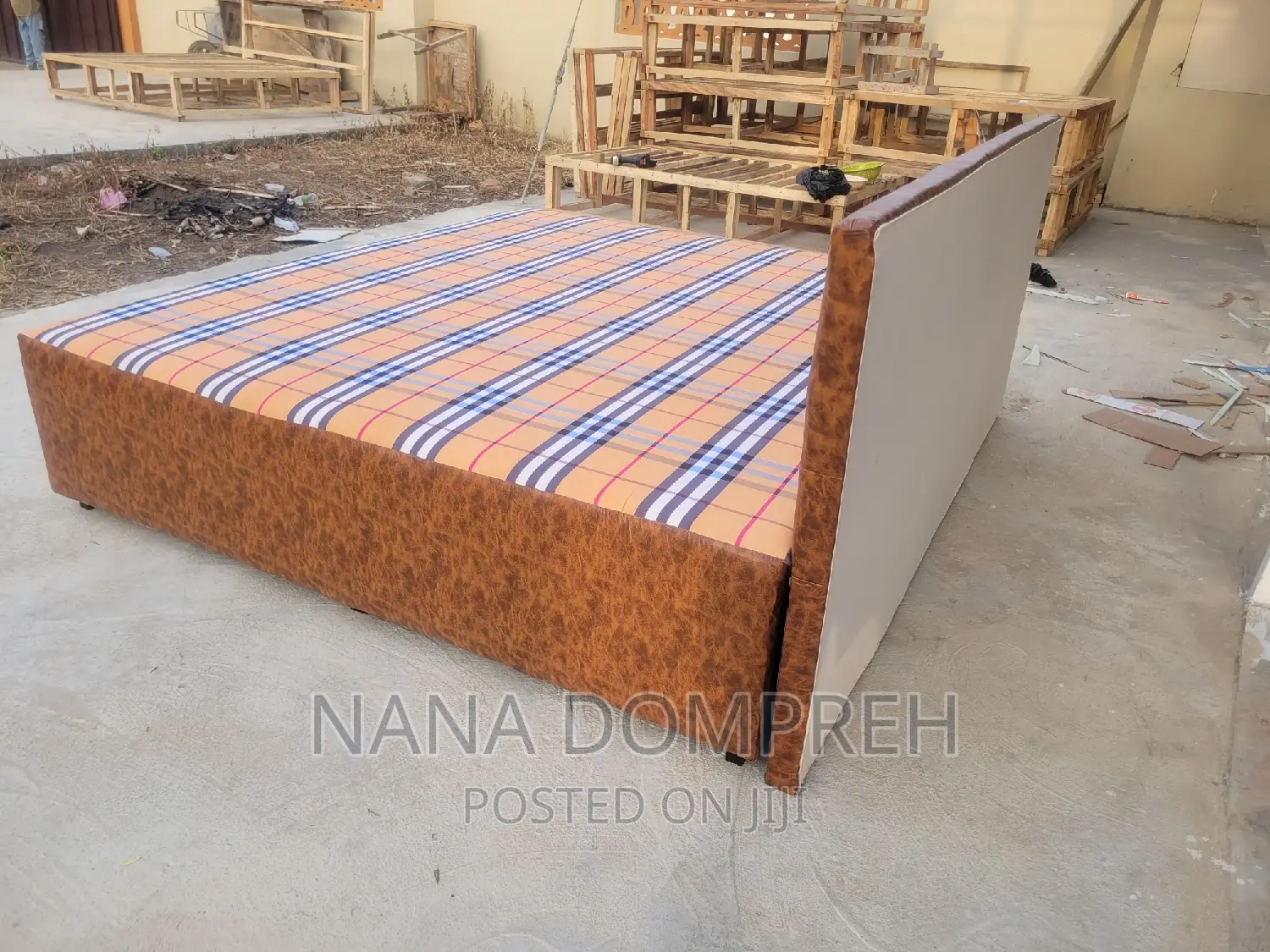 Inbuilt King Size Bed