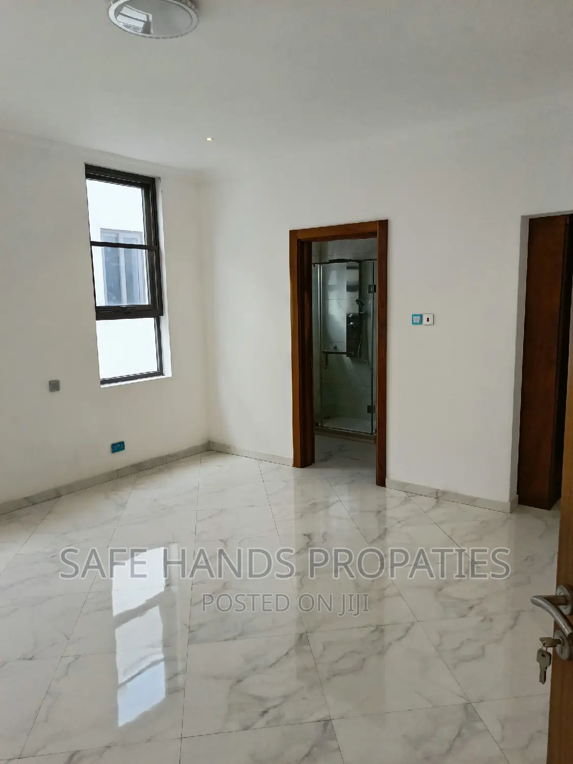 Furnished 6bdrm House in Gd-1866226, Adjiriganor for sale