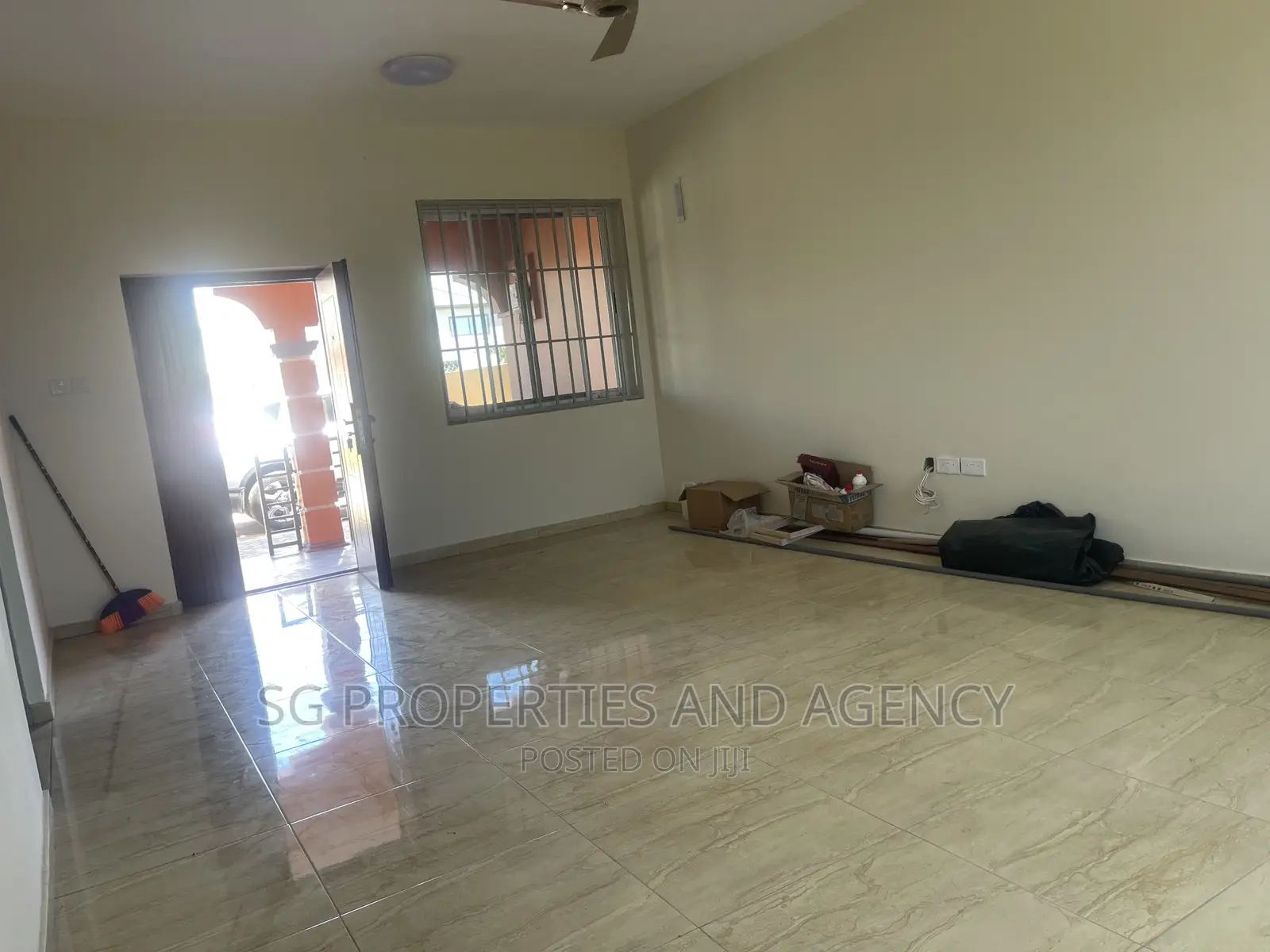 3bdrm Apartment in Sakumono, Spintex for rent