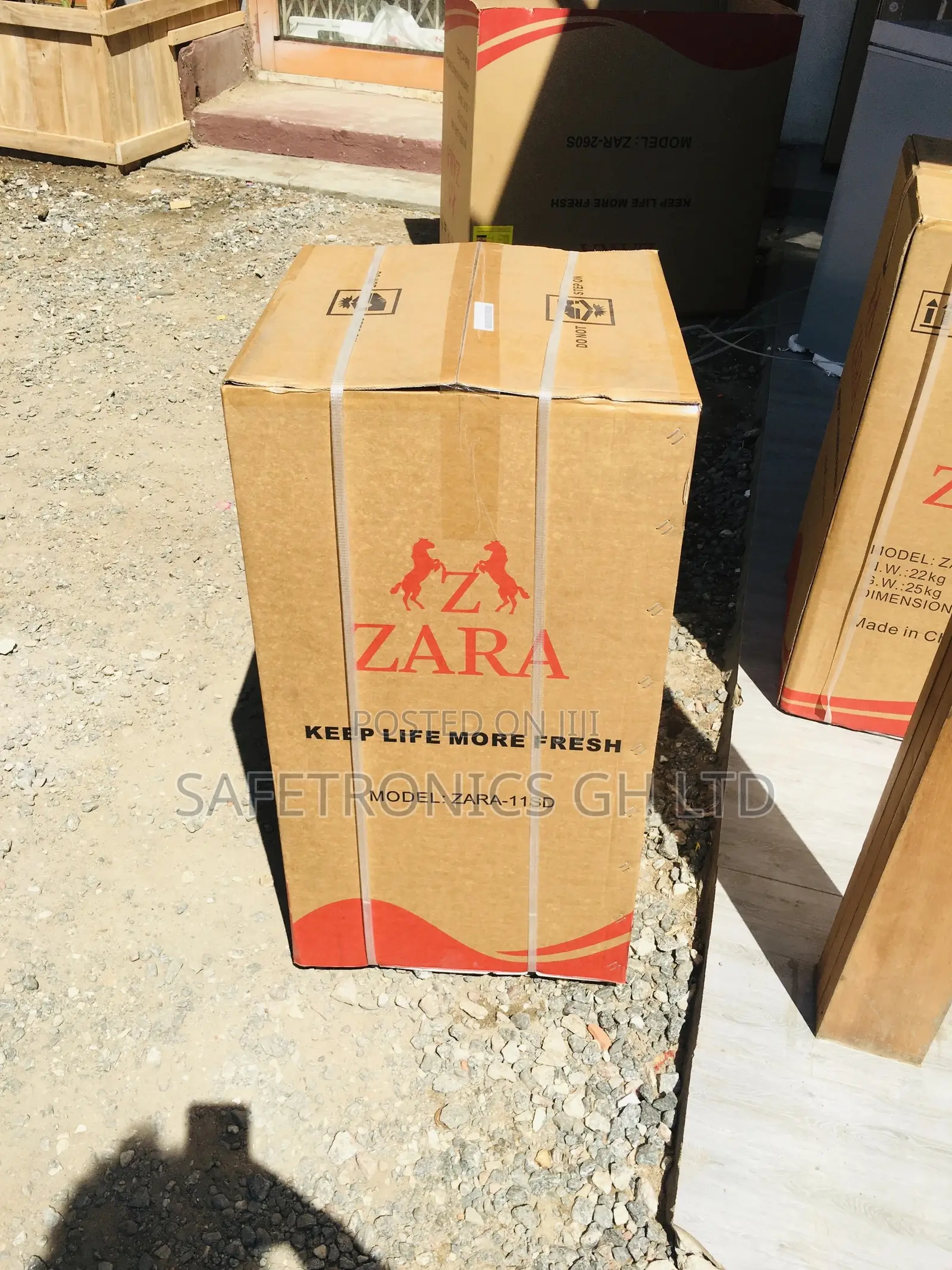  82L Zara-11sd Tabletop Gray Singledoor Topfreezer Fridge