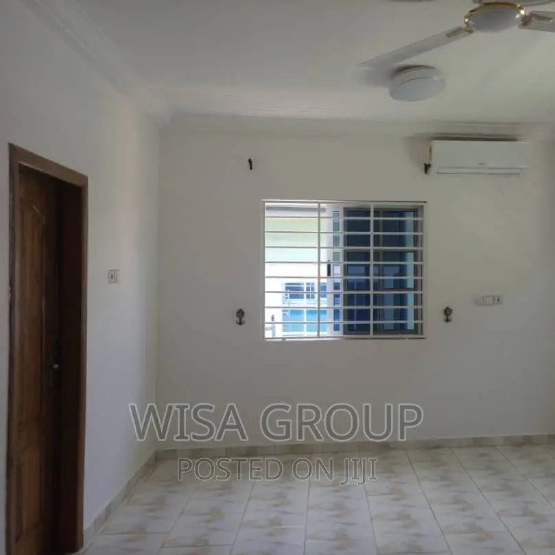 5bdrm Duplex in Accra Metropolitan for sale