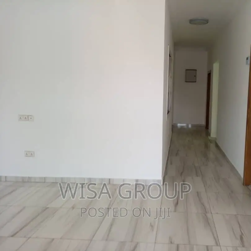 5bdrm Duplex in Accra Metropolitan for sale