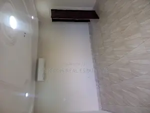 3bdrm Duplex in De-Icons Real Estate, Awutu Senya East Municipal